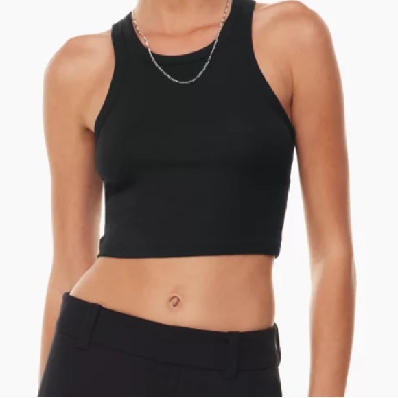 Green aritzia honor tank - Picture 1 of 3